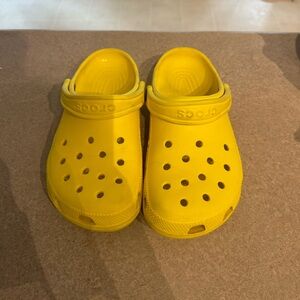 Yellow Original Crocs M 5 W 7